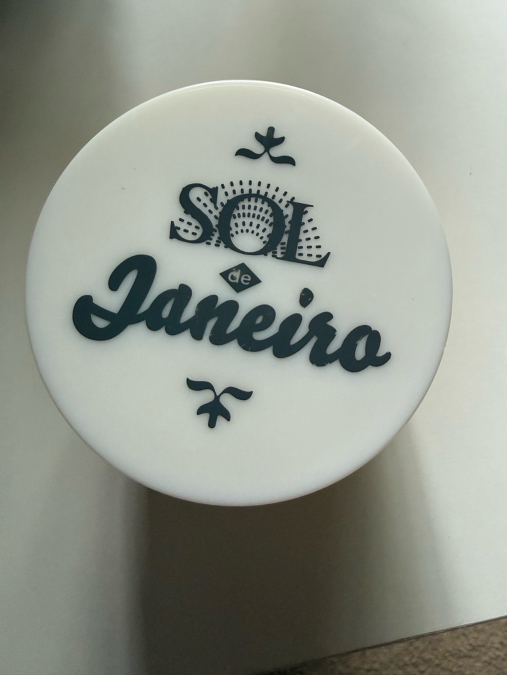 D10 Sol de Janeiro body cream